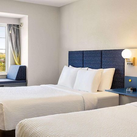 Microtel Inn & Suites By Wyndham New Ulm Exterior photo