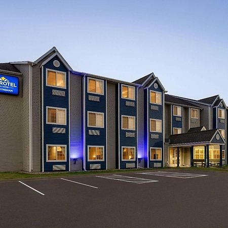 Microtel Inn & Suites By Wyndham New Ulm Exterior photo